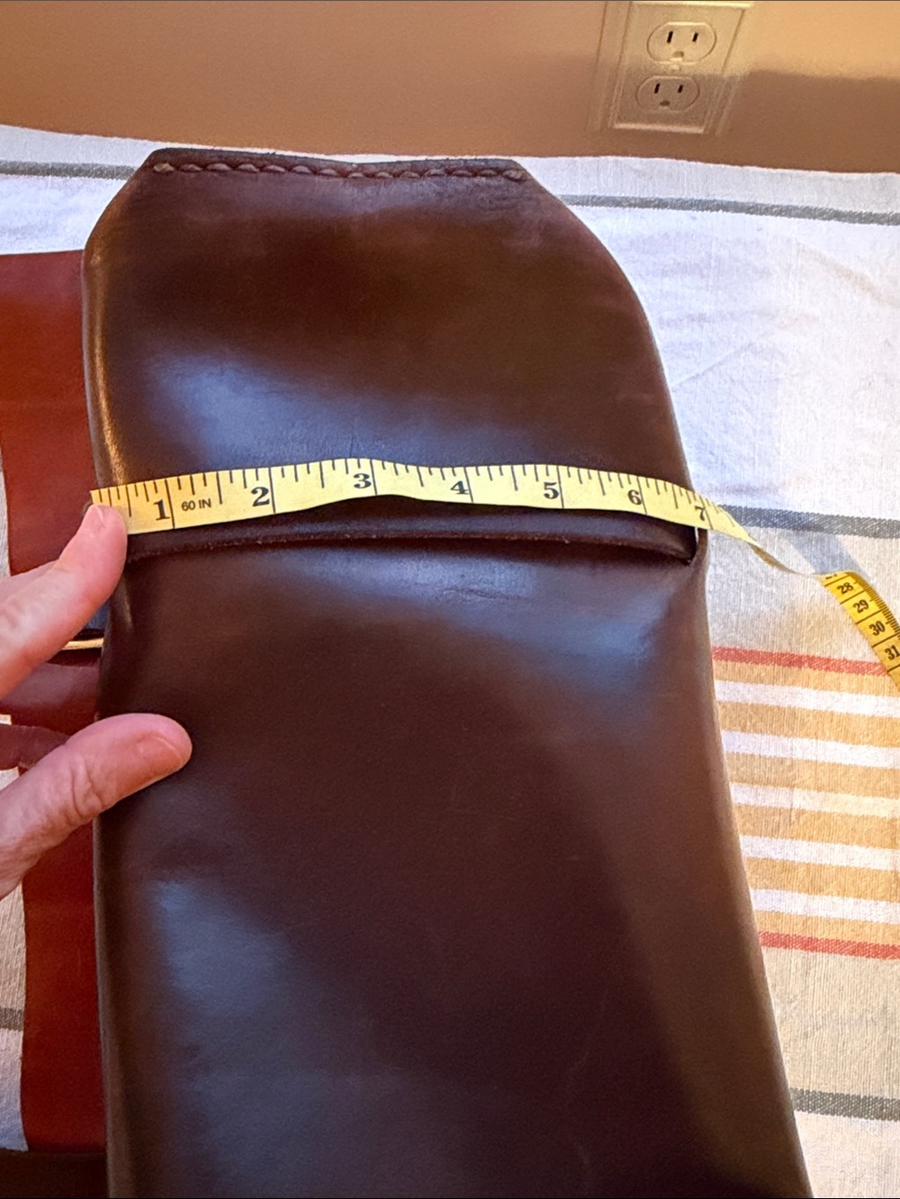 Show Stopper Leather Tote Bag in Chestnut Brown - Picture 8 of 15